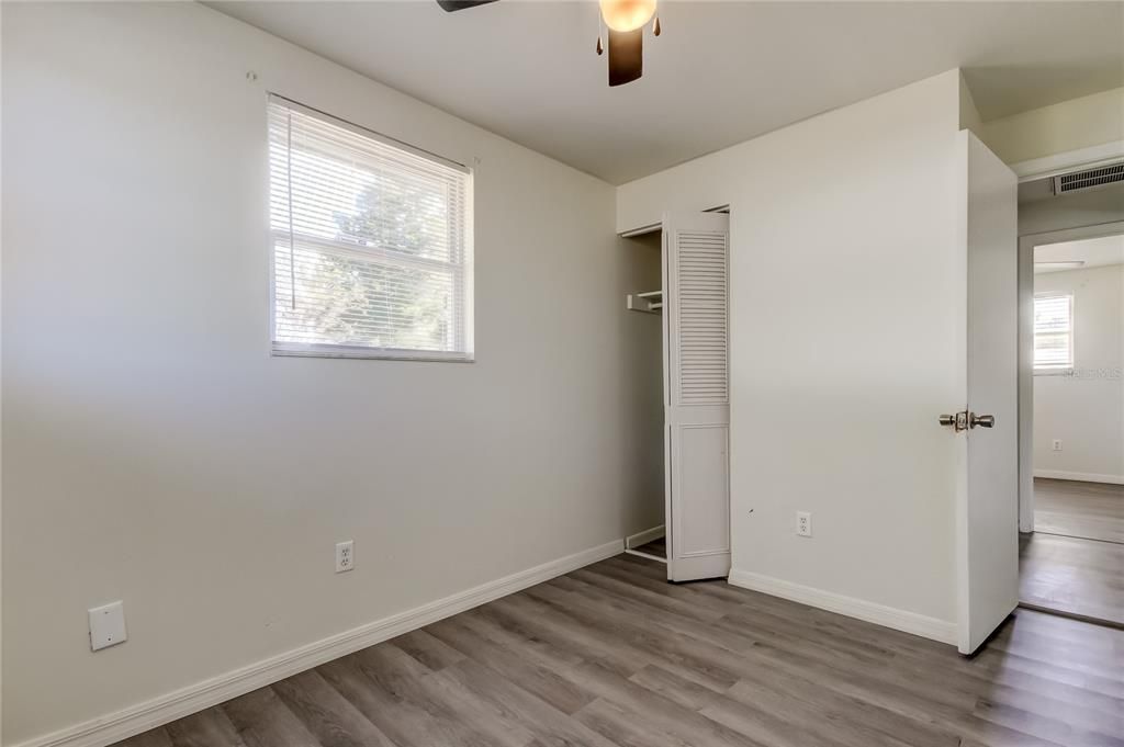 待售: $160,000 (2 贝兹, 1 浴室, 660 平方英尺)