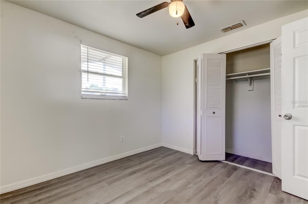 待售: $160,000 (2 贝兹, 1 浴室, 660 平方英尺)