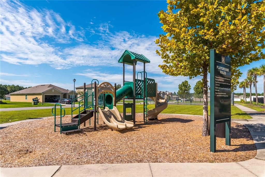 待售: $289,990 (4 贝兹, 2 浴室, 1856 平方英尺)