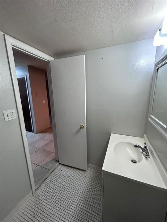 На продажу: $130,000 (1 спален, 1 ванн, 666 Квадратных фут)