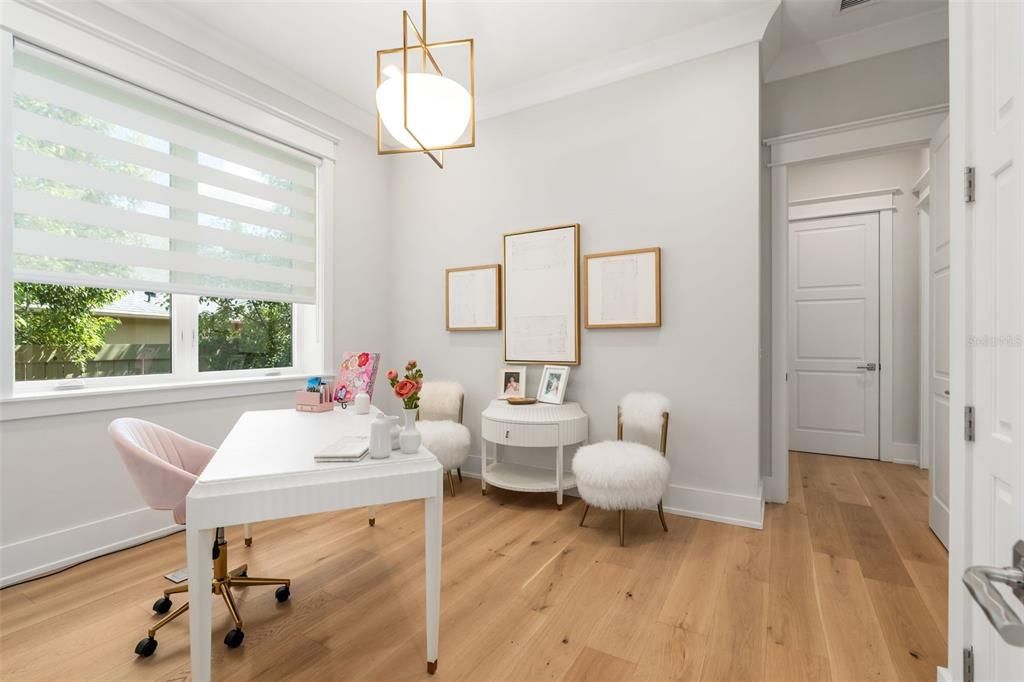 For Sale: $2,650,000 (6 beds, 4 baths, 6973 Square Feet)