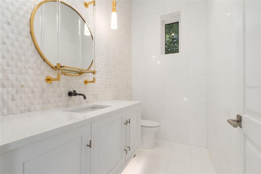 For Sale: $2,650,000 (6 beds, 4 baths, 6973 Square Feet)