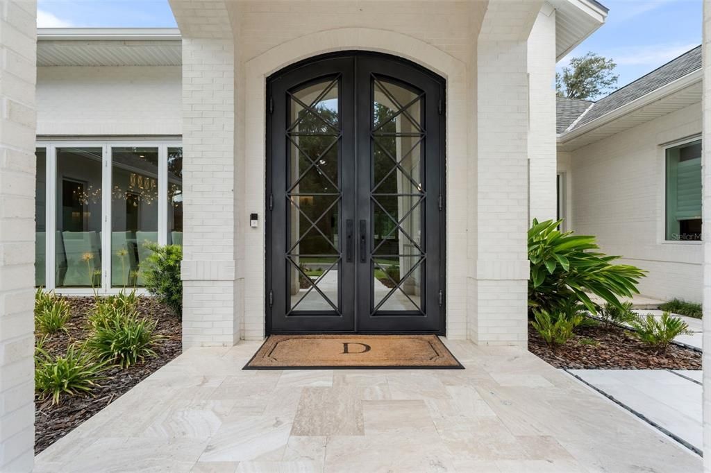 For Sale: $2,650,000 (6 beds, 4 baths, 6973 Square Feet)