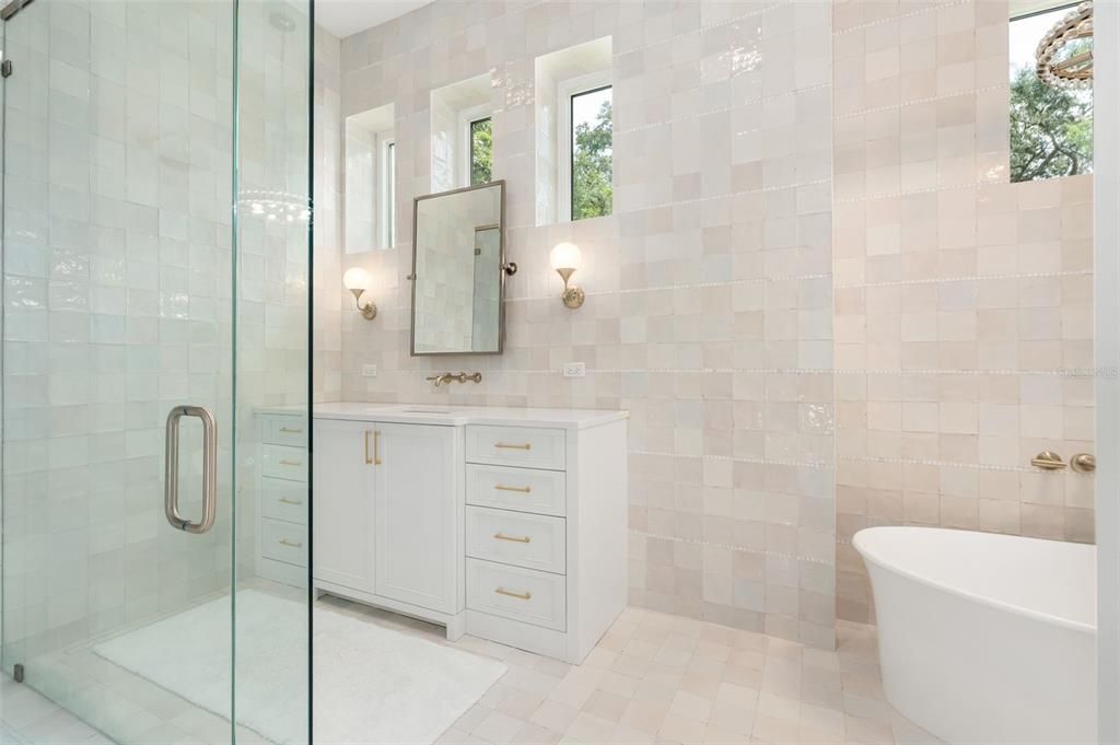 For Sale: $2,650,000 (6 beds, 4 baths, 6973 Square Feet)