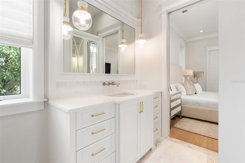 For Sale: $2,650,000 (6 beds, 4 baths, 6973 Square Feet)