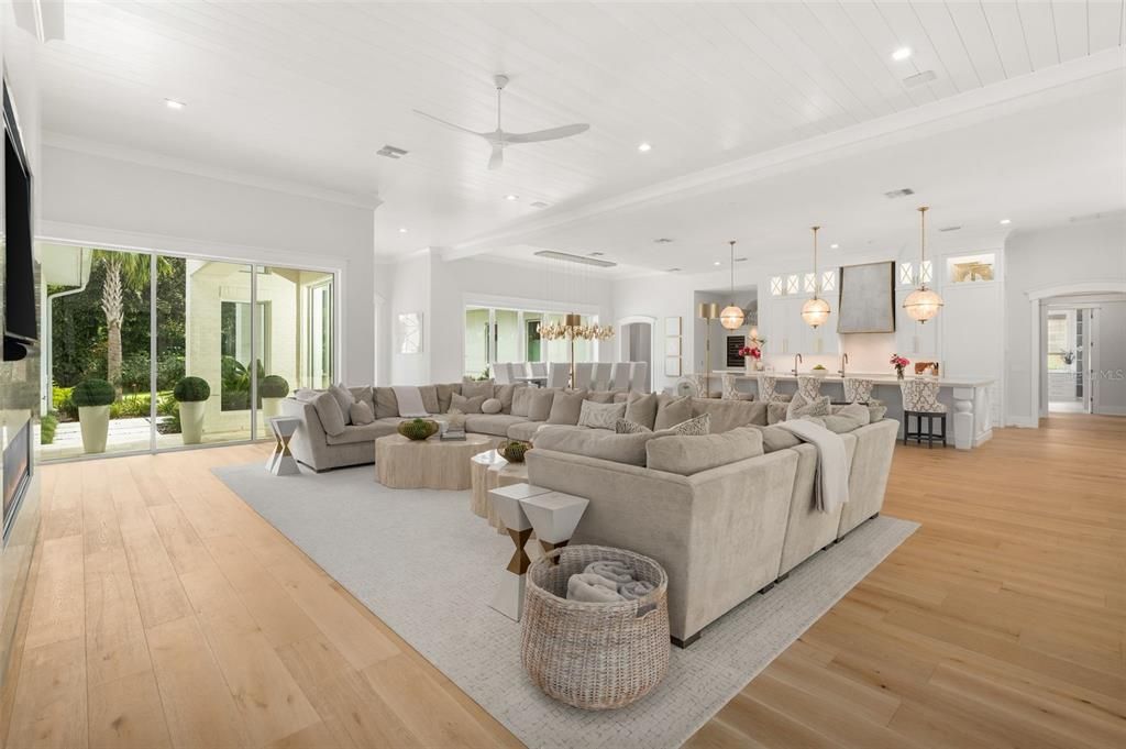 For Sale: $2,650,000 (6 beds, 4 baths, 6973 Square Feet)