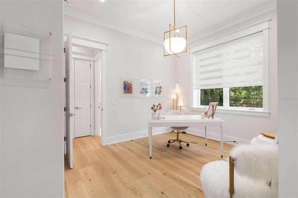 For Sale: $2,650,000 (6 beds, 4 baths, 6973 Square Feet)