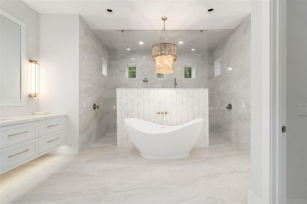 For Sale: $2,650,000 (6 beds, 4 baths, 6973 Square Feet)