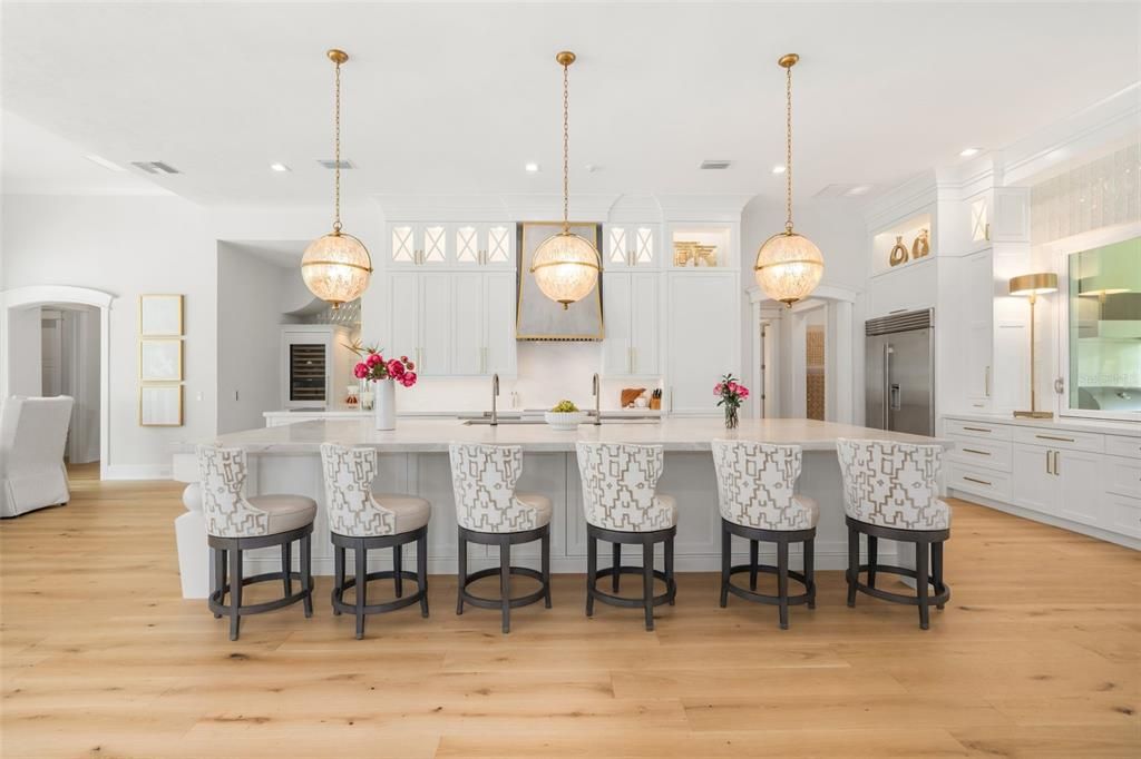 For Sale: $2,650,000 (6 beds, 4 baths, 6973 Square Feet)