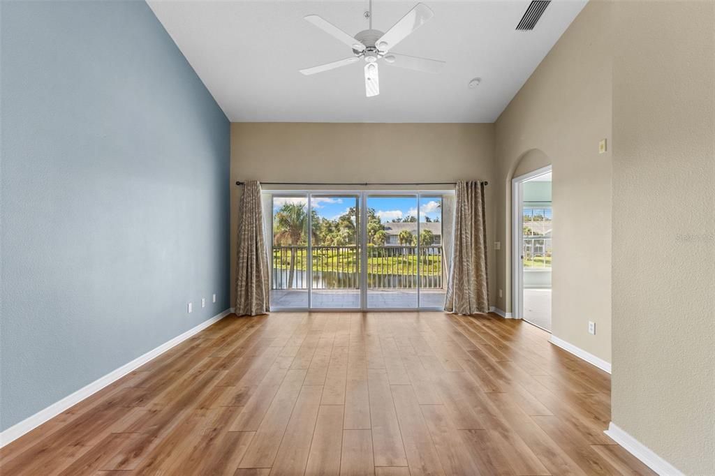 For Rent: $1,900 (2 beds, 2 baths, 1358 Square Feet)