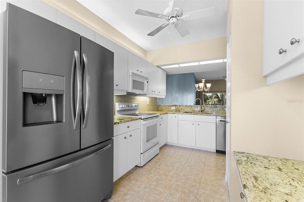 For Rent: $1,900 (2 beds, 2 baths, 1358 Square Feet)