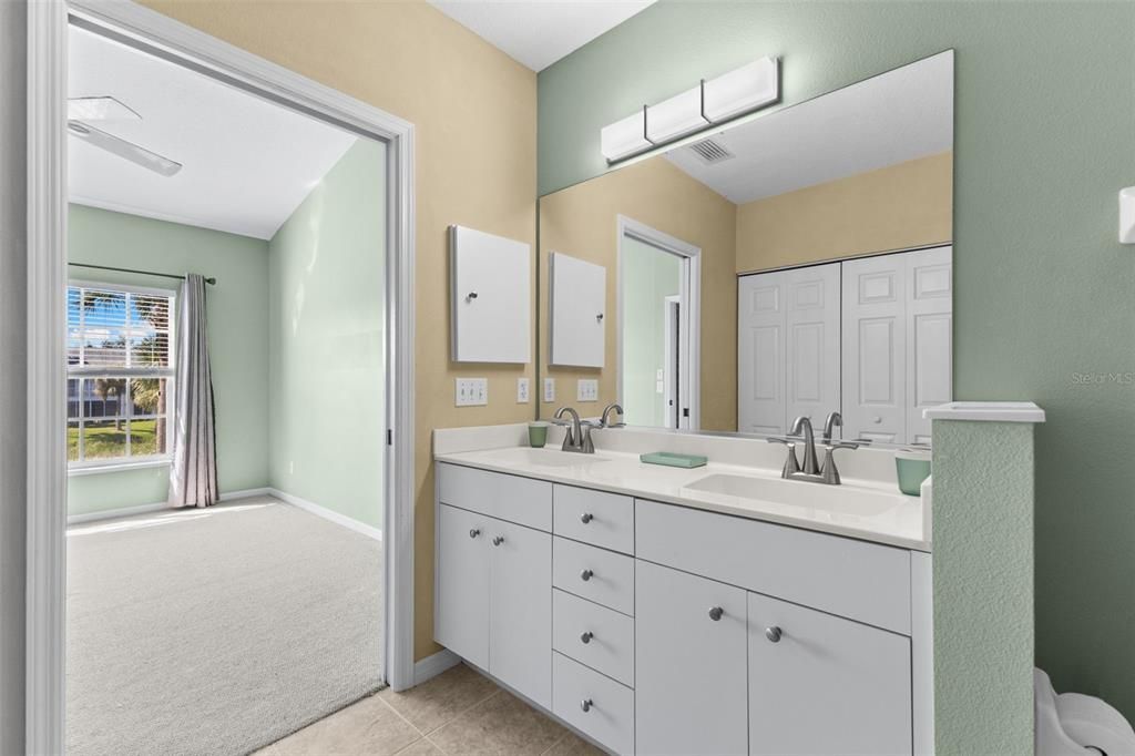 For Rent: $1,900 (2 beds, 2 baths, 1358 Square Feet)