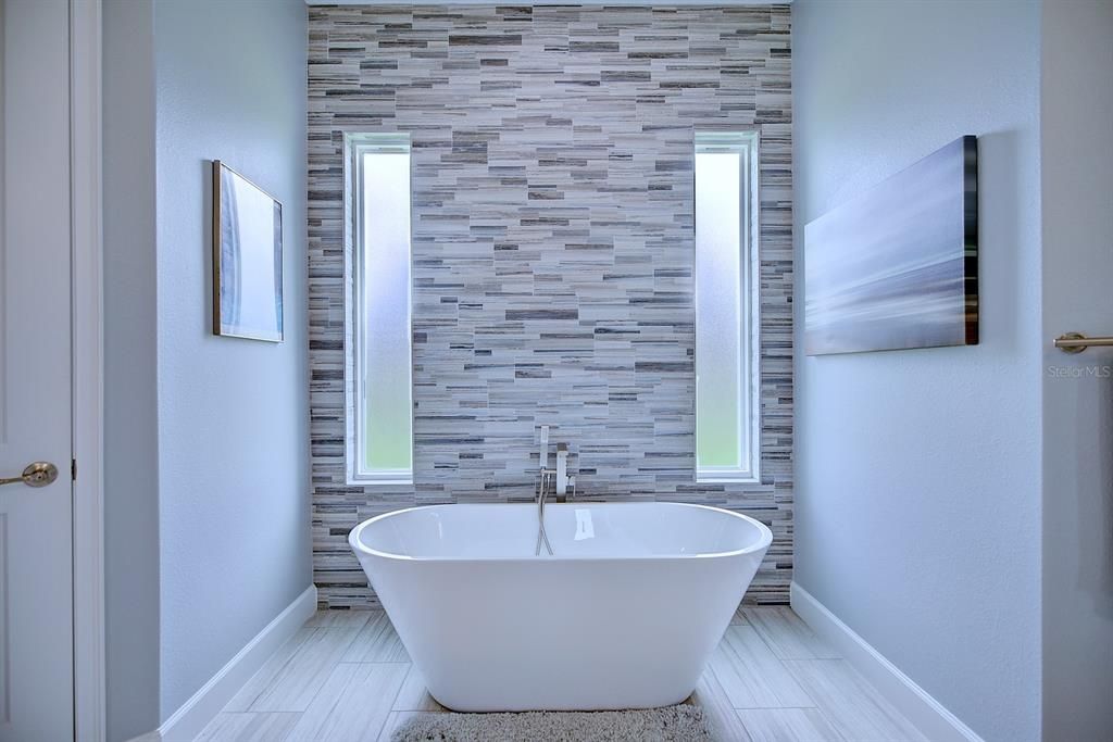 Active With Contract: $509,000 (3 beds, 3 baths, 2169 Square Feet)