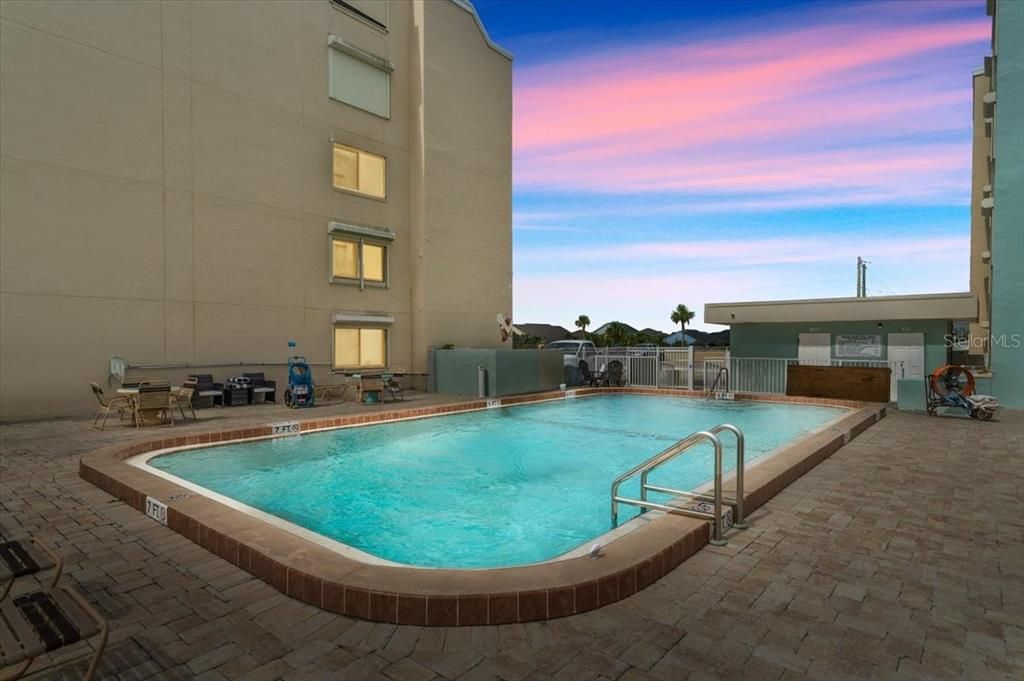 待售: $439,000 (2 贝兹, 2 浴室, 1150 平方英尺)