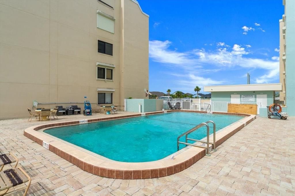 待售: $439,000 (2 贝兹, 2 浴室, 1150 平方英尺)