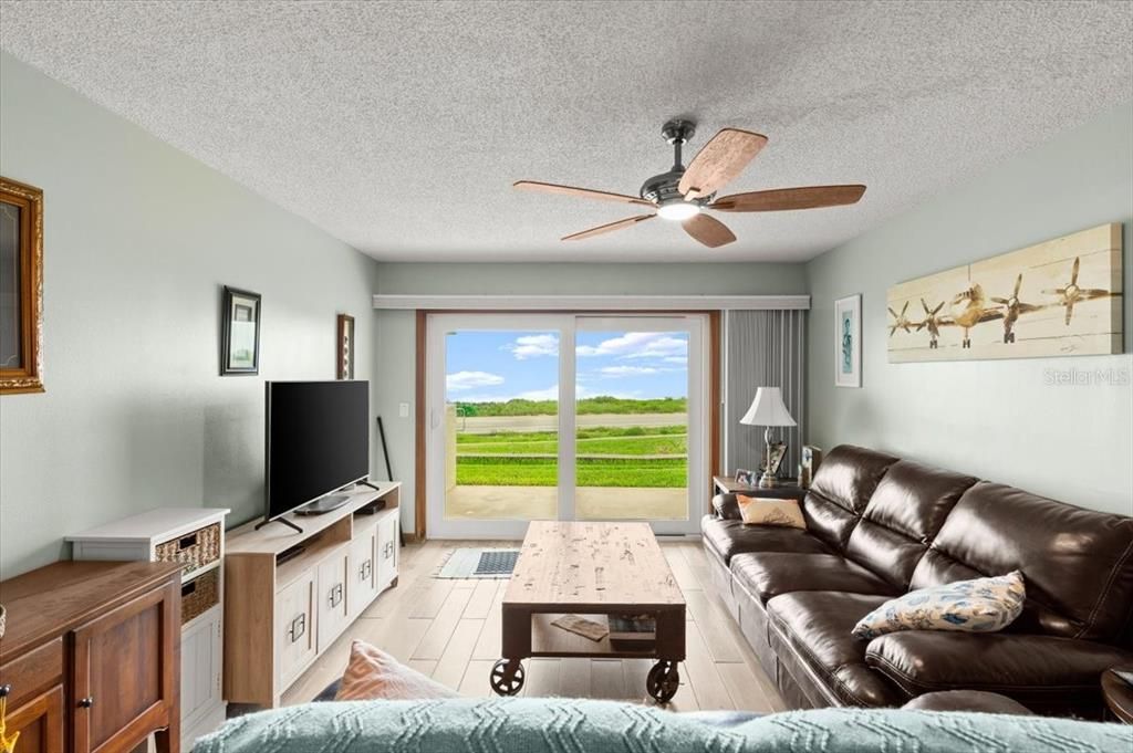 待售: $439,000 (2 贝兹, 2 浴室, 1150 平方英尺)