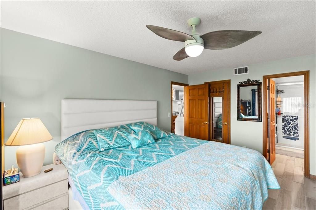 待售: $439,000 (2 贝兹, 2 浴室, 1150 平方英尺)