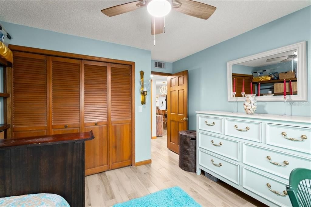 待售: $439,000 (2 贝兹, 2 浴室, 1150 平方英尺)