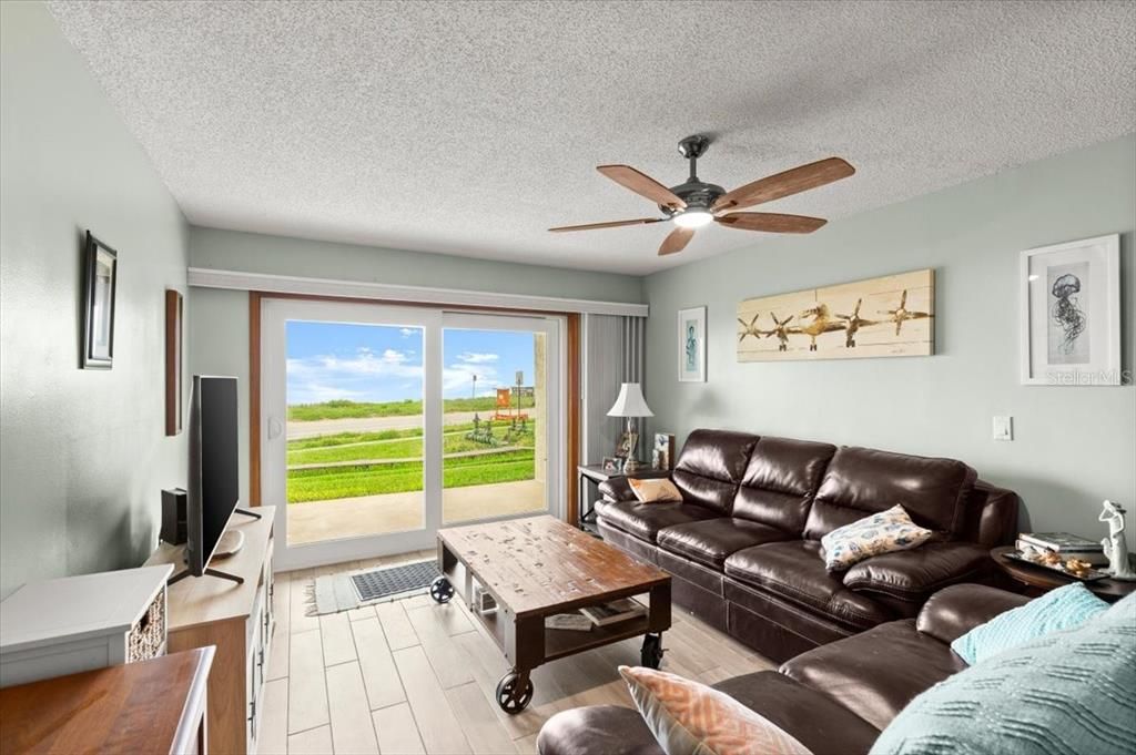 待售: $439,000 (2 贝兹, 2 浴室, 1150 平方英尺)