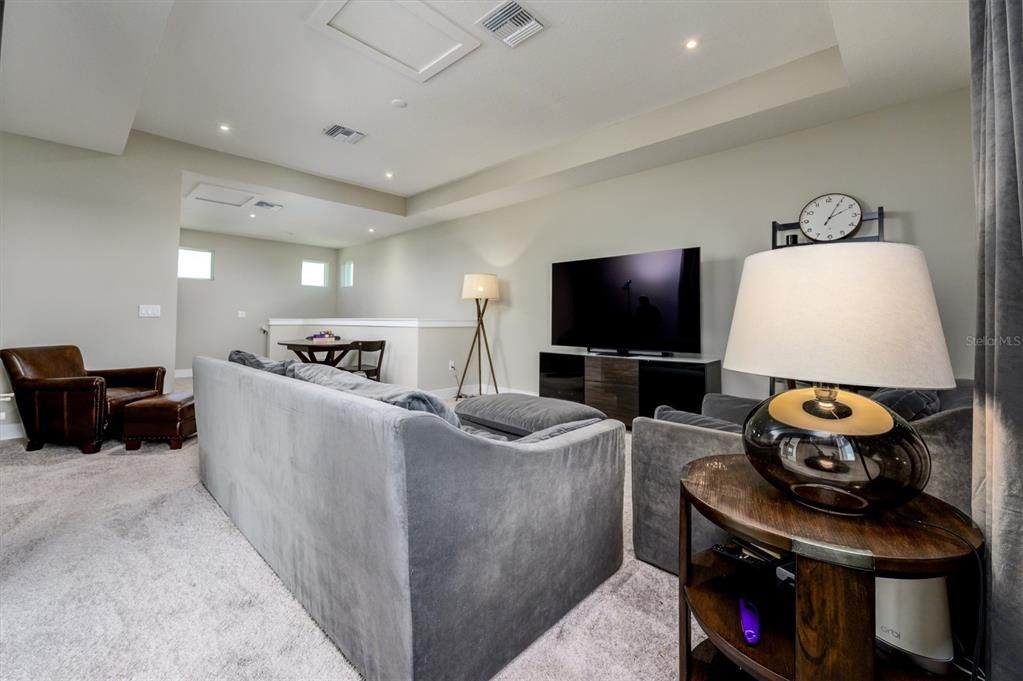 For Sale: $969,900 (5 beds, 4 baths, 3271 Square Feet)