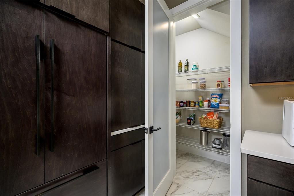 For Sale: $969,900 (5 beds, 4 baths, 3271 Square Feet)