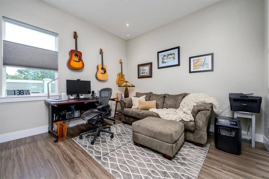 For Sale: $969,900 (5 beds, 4 baths, 3271 Square Feet)