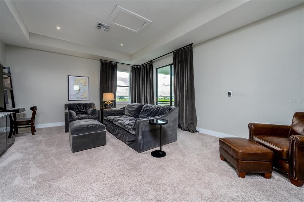 For Sale: $969,900 (5 beds, 4 baths, 3271 Square Feet)