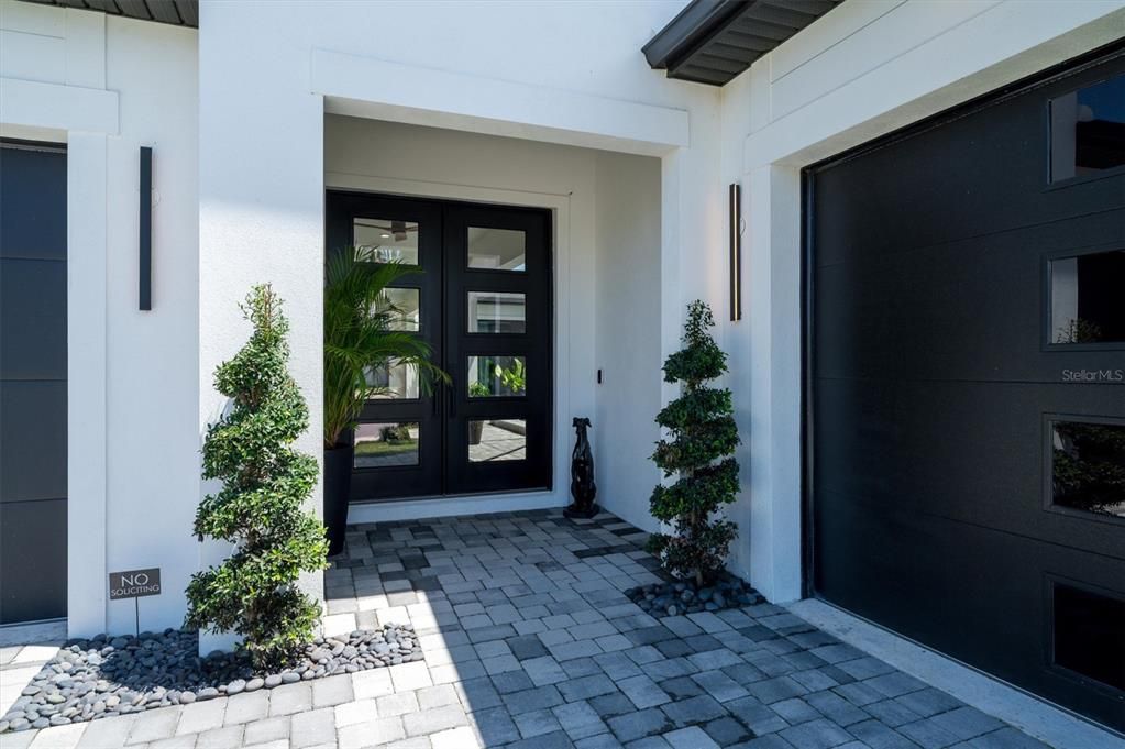 For Sale: $969,900 (5 beds, 4 baths, 3271 Square Feet)