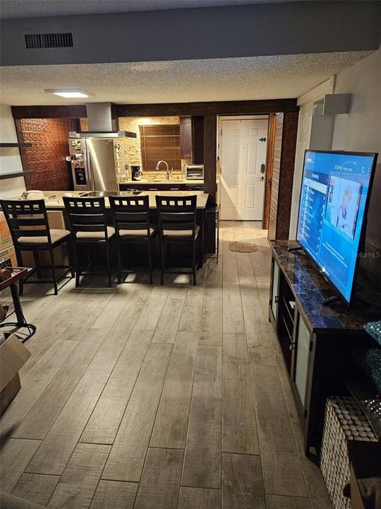 For Sale: $147,500 (2 beds, 1 baths, 952 Square Feet)