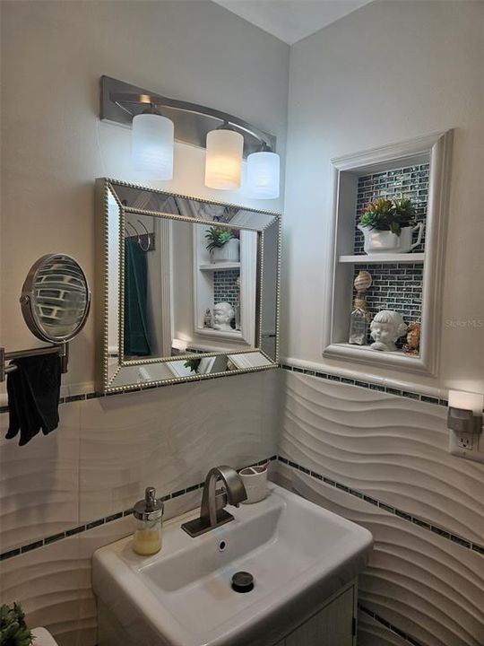 For Sale: $147,500 (2 beds, 1 baths, 952 Square Feet)