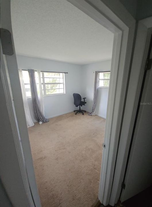 For Sale: $147,500 (2 beds, 1 baths, 952 Square Feet)