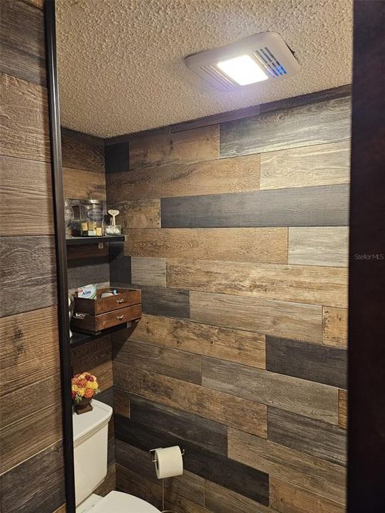 For Sale: $147,500 (2 beds, 1 baths, 952 Square Feet)