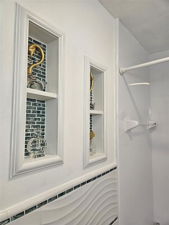 For Sale: $147,500 (2 beds, 1 baths, 952 Square Feet)