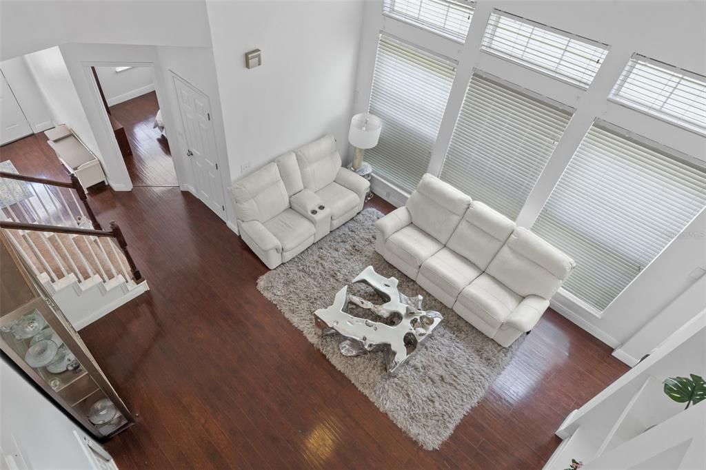 合同活跃: $728,000 (4 贝兹, 3 浴室, 2077 平方英尺)