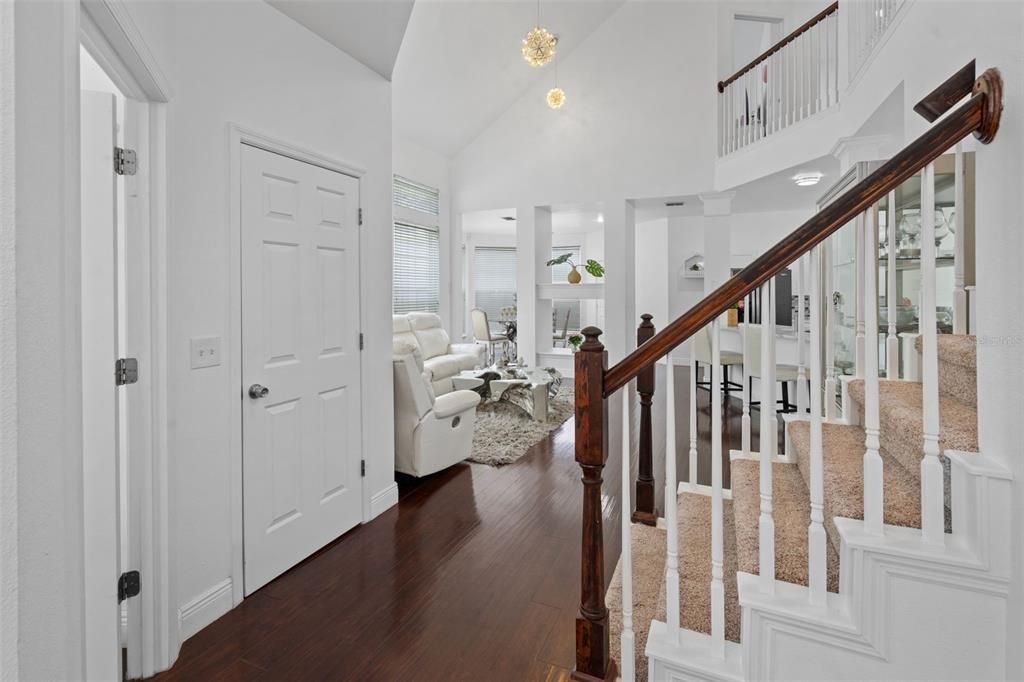 合同活跃: $728,000 (4 贝兹, 3 浴室, 2077 平方英尺)