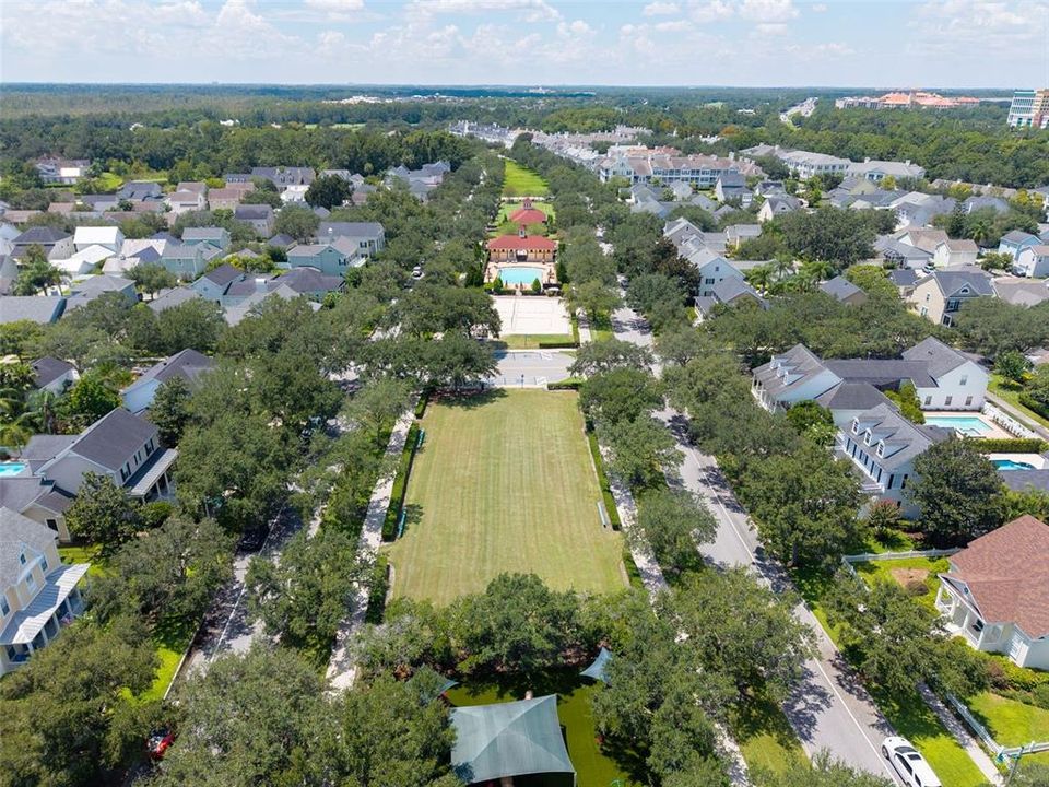 合同活跃: $728,000 (4 贝兹, 3 浴室, 2077 平方英尺)