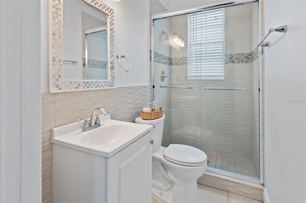 合同活跃: $728,000 (4 贝兹, 3 浴室, 2077 平方英尺)