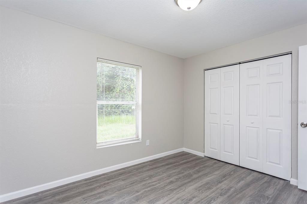 Под контрактом: $219,900 (4 спален, 2 ванн, 1649 Квадратных фут)