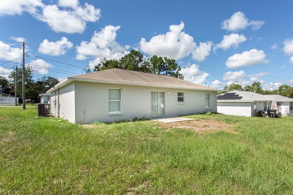 Под контрактом: $219,900 (4 спален, 2 ванн, 1649 Квадратных фут)