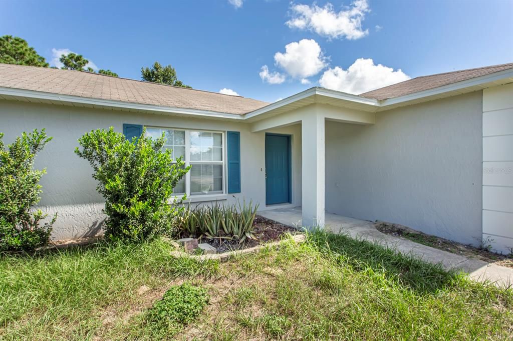 Под контрактом: $219,900 (4 спален, 2 ванн, 1649 Квадратных фут)