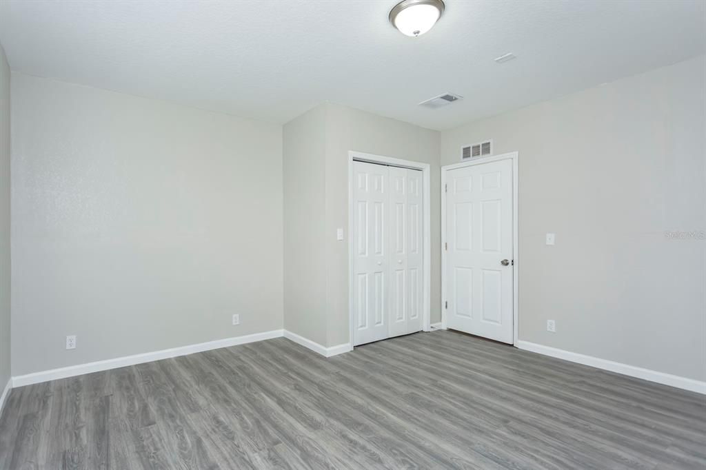 Под контрактом: $219,900 (4 спален, 2 ванн, 1649 Квадратных фут)