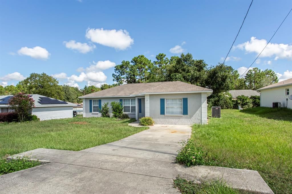 Под контрактом: $219,900 (4 спален, 2 ванн, 1649 Квадратных фут)