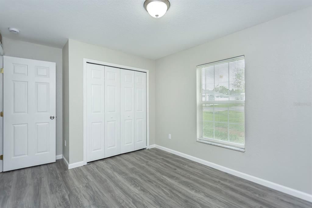 Под контрактом: $219,900 (4 спален, 2 ванн, 1649 Квадратных фут)