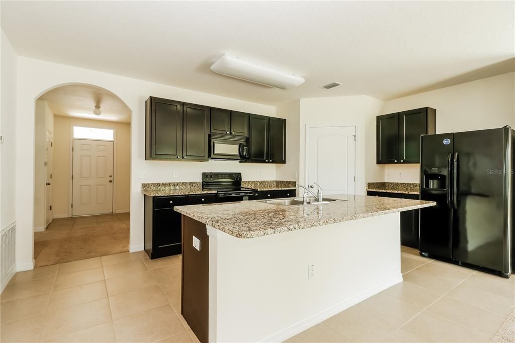 Active With Contract: $1,785 (3 beds, 2 baths, 1607 Square Feet)