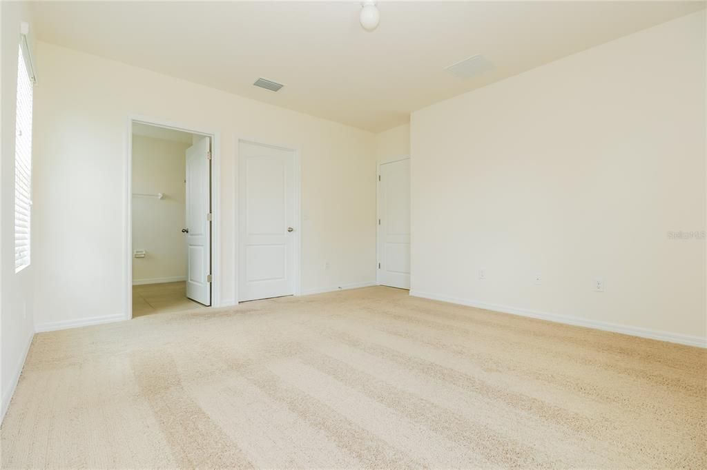 Active With Contract: $1,785 (3 beds, 2 baths, 1607 Square Feet)