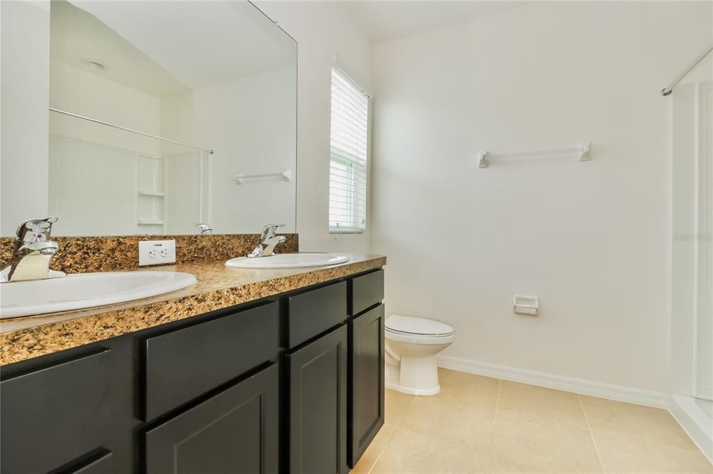 Active With Contract: $1,785 (3 beds, 2 baths, 1607 Square Feet)