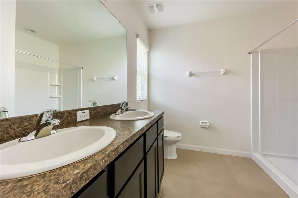 Active With Contract: $1,785 (3 beds, 2 baths, 1607 Square Feet)