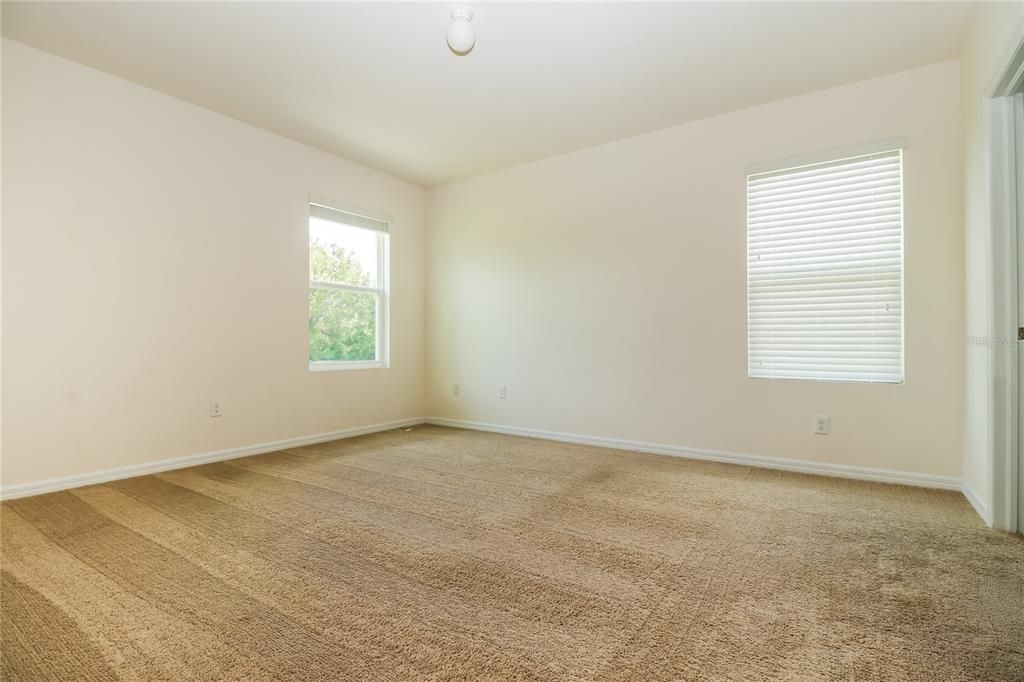 Active With Contract: $1,785 (3 beds, 2 baths, 1607 Square Feet)