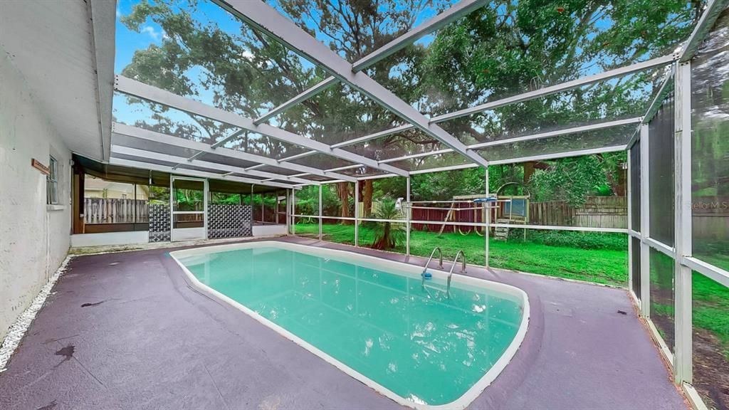 For Sale: $320,000 (3 beds, 1 baths, 1444 Square Feet)