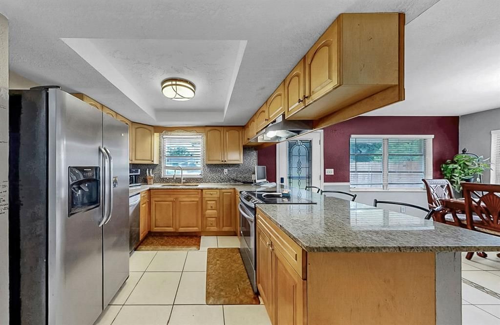 For Sale: $320,000 (3 beds, 1 baths, 1444 Square Feet)